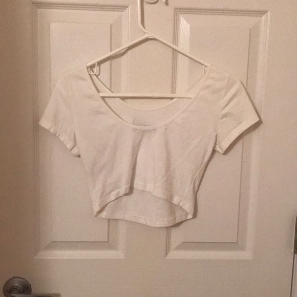Brandy Melville cropped scoop neck top - Picture 2 of 3